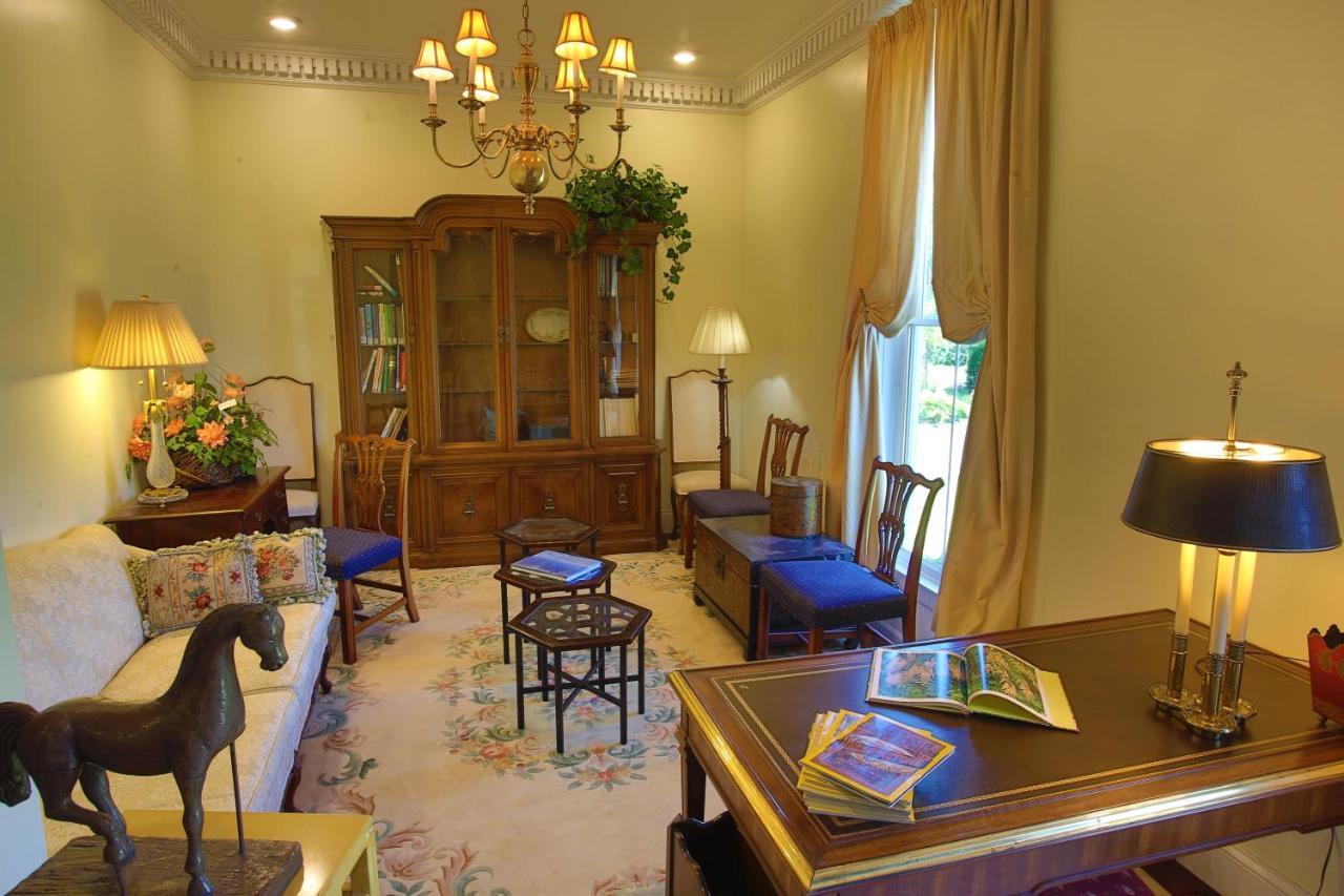 Inntiquity, A Country Inn Logansport エクステリア 写真
