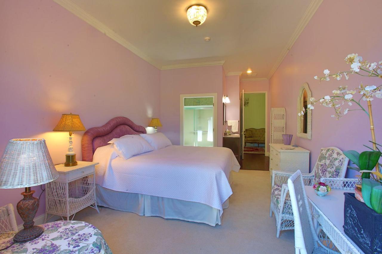Inntiquity, A Country Inn Logansport エクステリア 写真