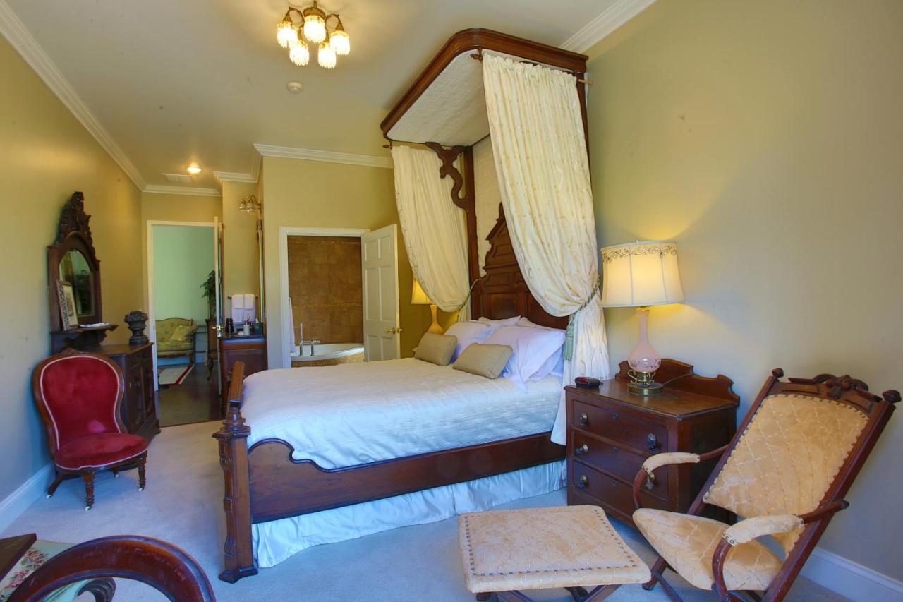 Inntiquity, A Country Inn Logansport エクステリア 写真